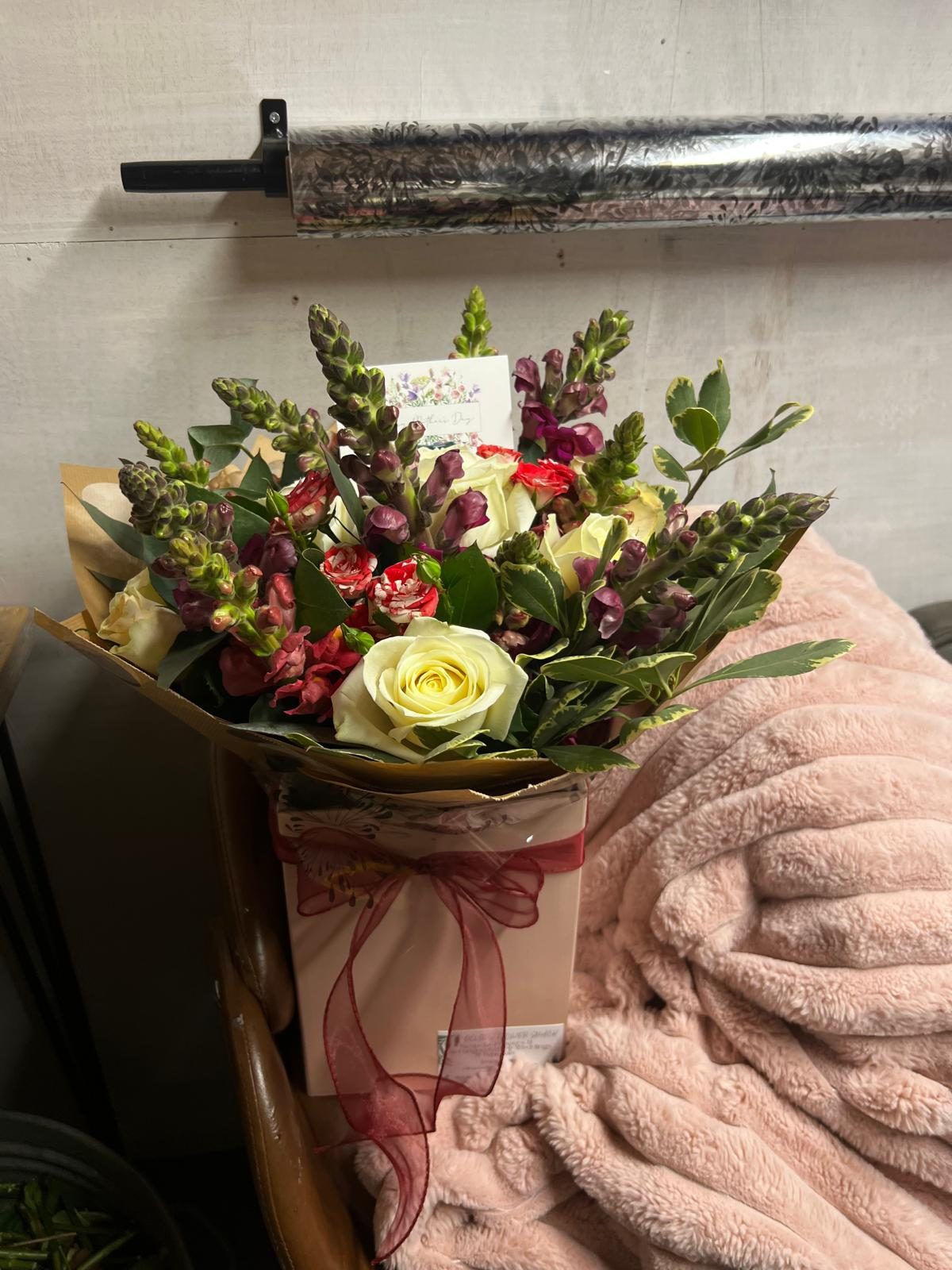 Gift bag arrangement